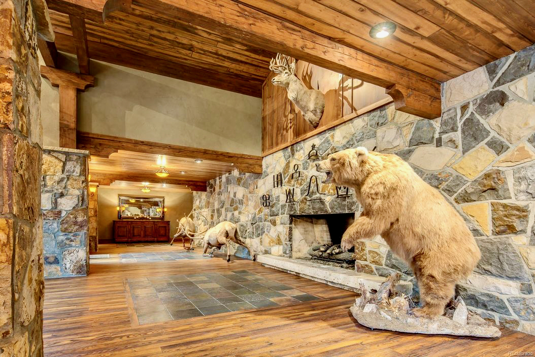 RABBITEARSLODGEFIREPLACE